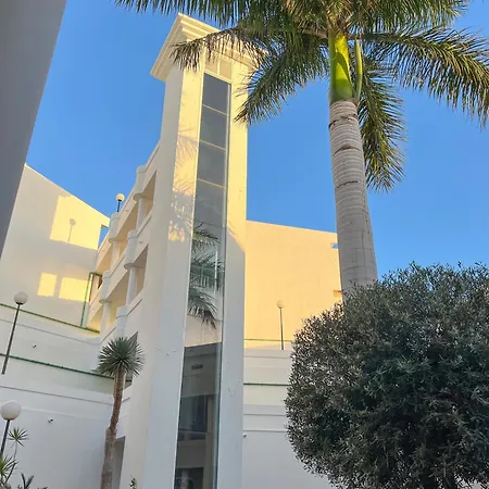 Astra * Costa Adeje (Tenerife)